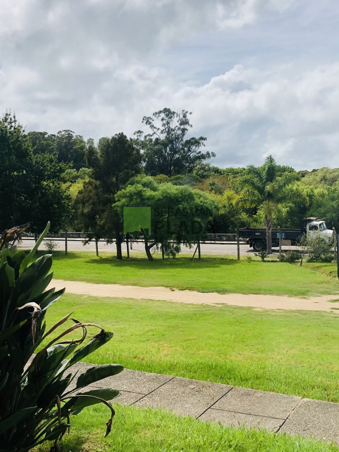 Apartamento ID.1033 - 2 dormitorios al frente, San Carlos zona Rambla