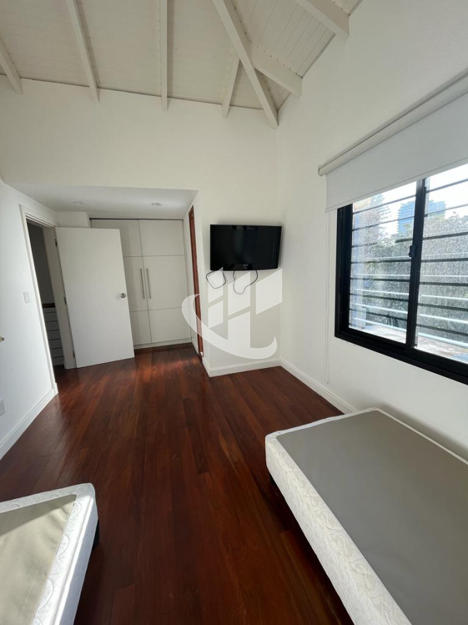Casa ID.640 - Alquiler anual, casa, 5 dormitorios, Mansa, Punta del Este