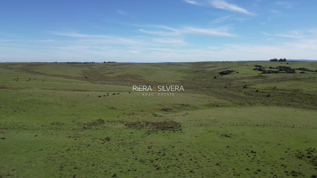 Chacra ID.35 - Chacra con costa en arroyo, Garzón.