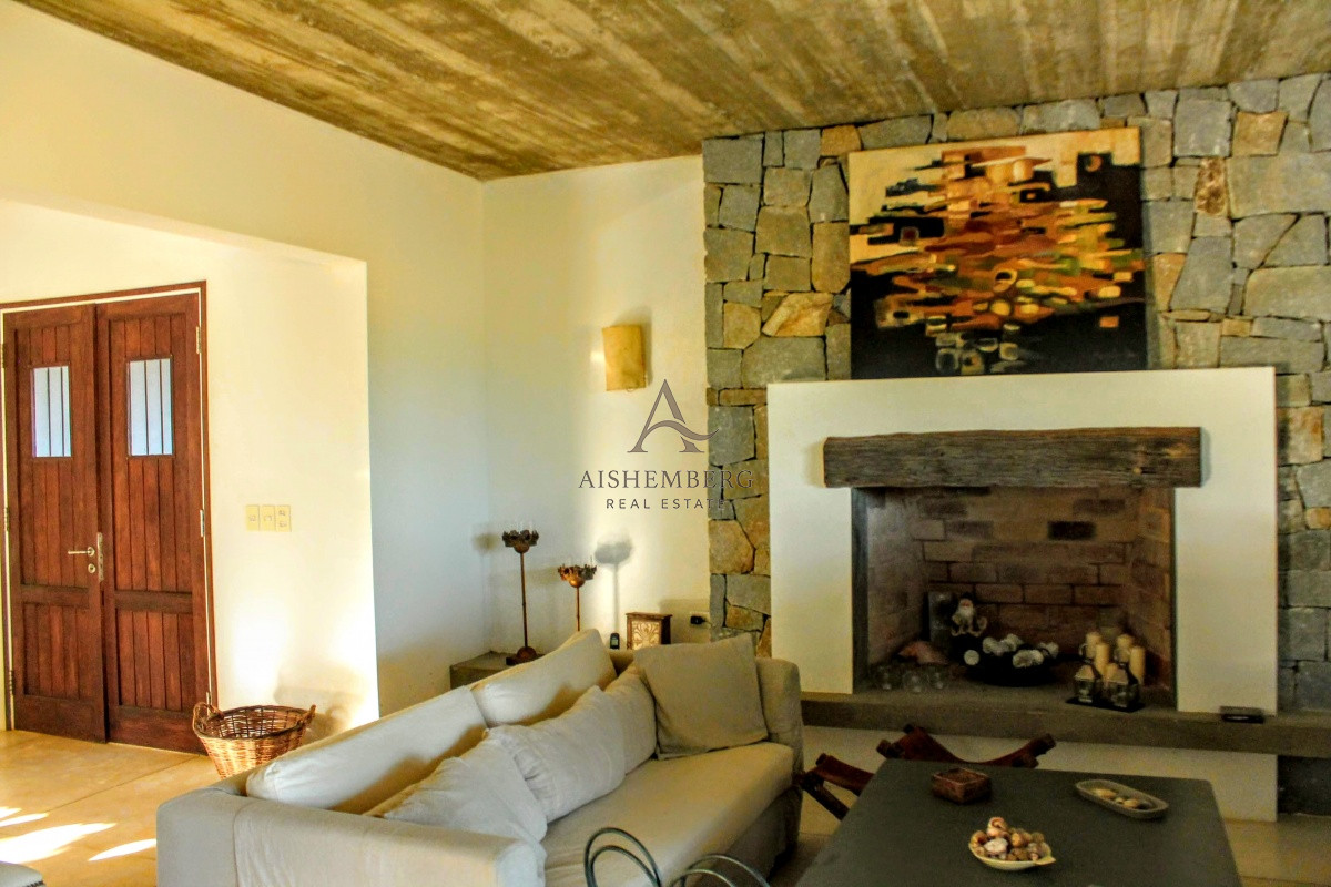 Casa ID.5595 - IMPERDIBLE. En barrio privado. José Ignacio. 