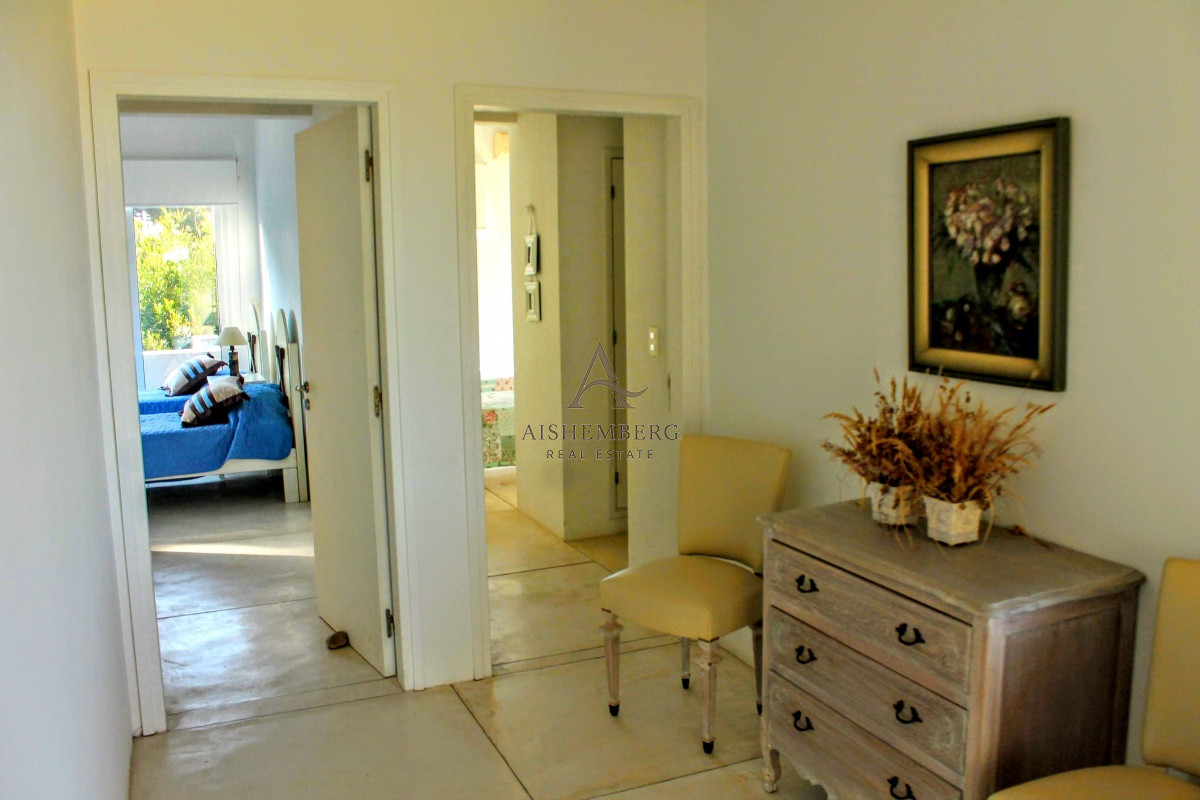 Casa ID.5595 - IMPERDIBLE. En barrio privado. José Ignacio. 