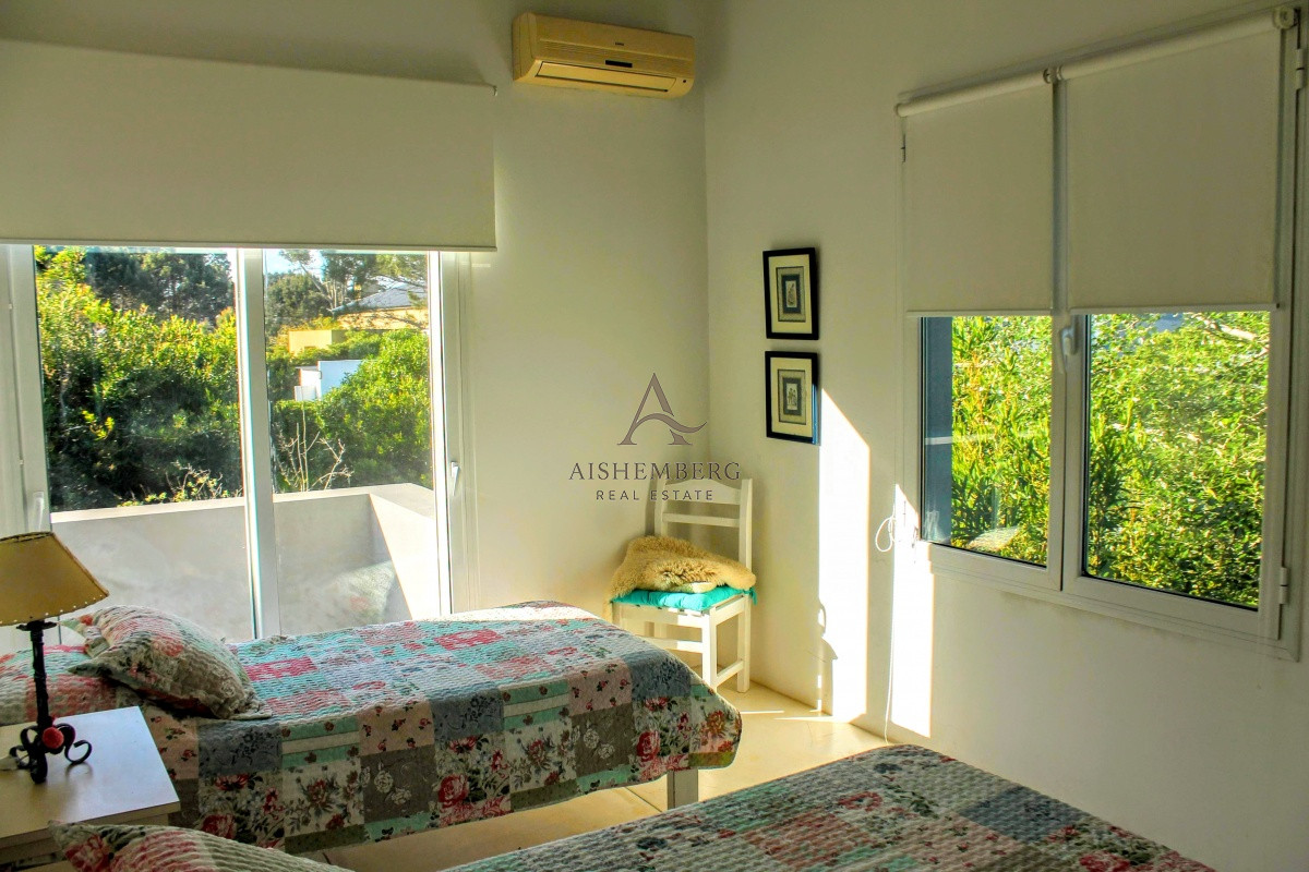 Casa ID.5595 - IMPERDIBLE. En barrio privado. José Ignacio. 
