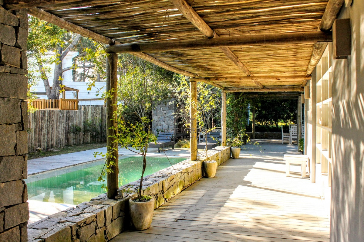 Casa ID.5595 - IMPERDIBLE. En barrio privado. José Ignacio. 