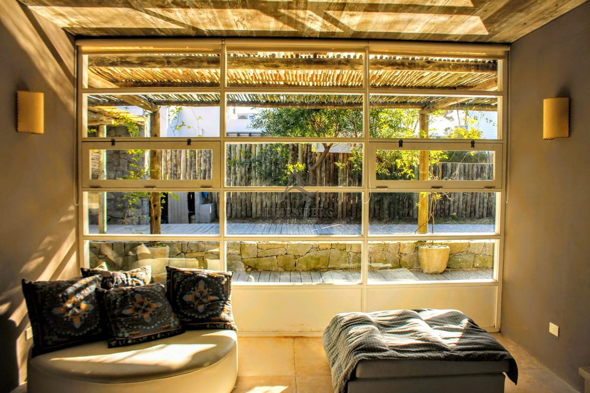 Casa ID.5595 - IMPERDIBLE. En barrio privado. José Ignacio. 