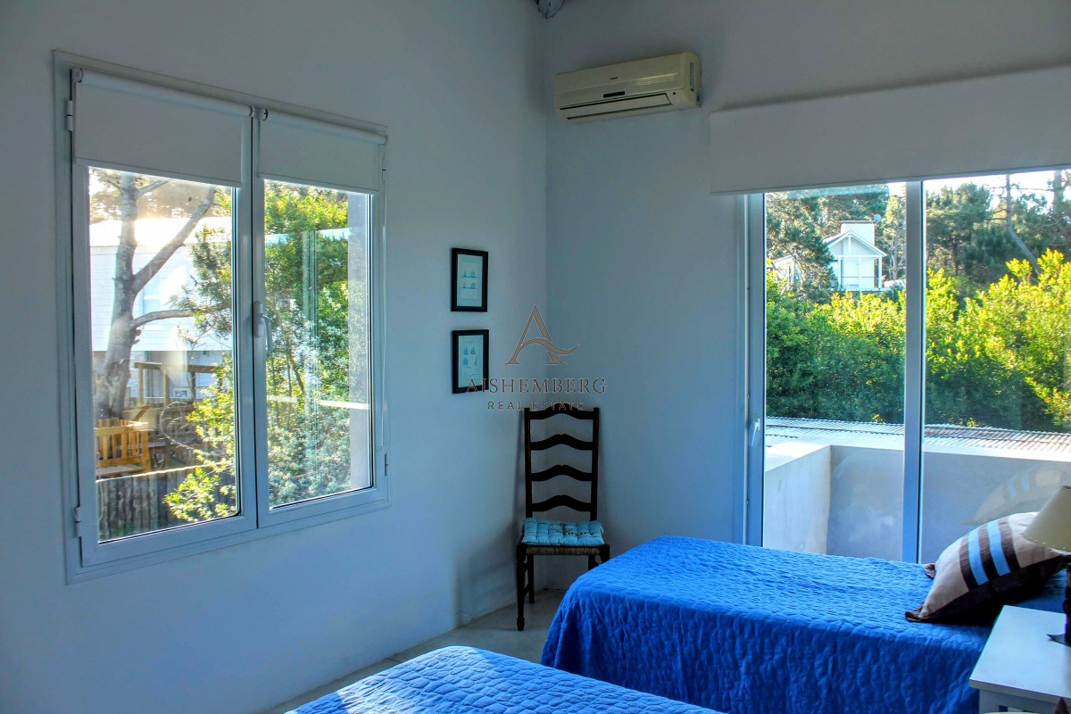 Casa ID.5595 - IMPERDIBLE. En barrio privado. José Ignacio. 