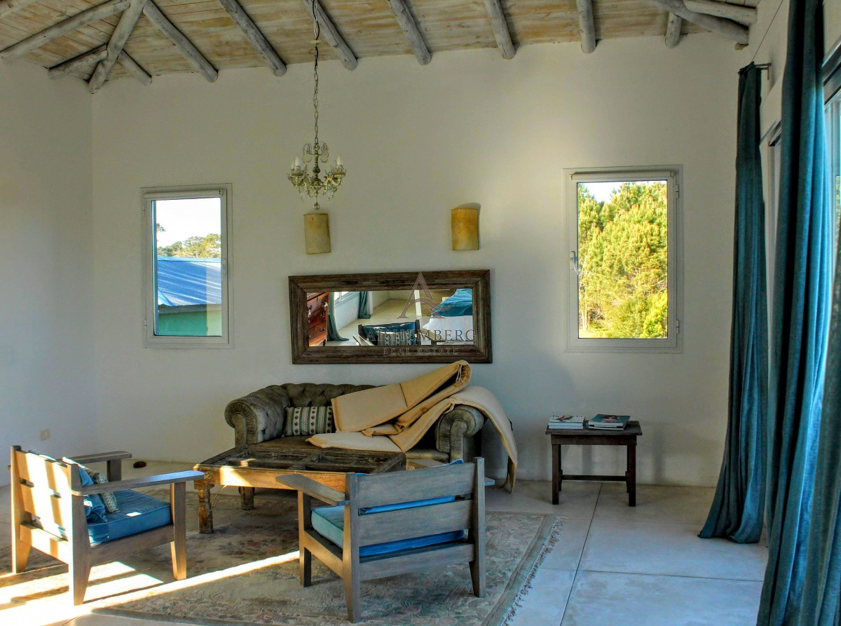 Casa ID.5595 - IMPERDIBLE. En barrio privado. José Ignacio. 