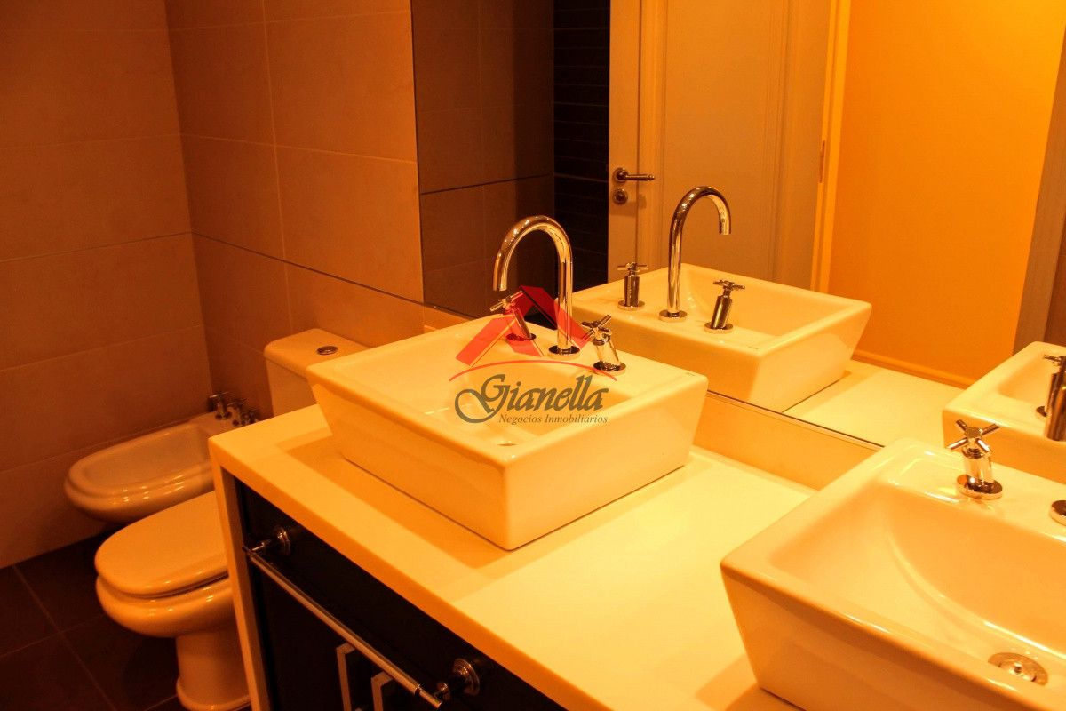 Apartamento ID.1498 - Apartamento en Playa Brava, Punta del Este.