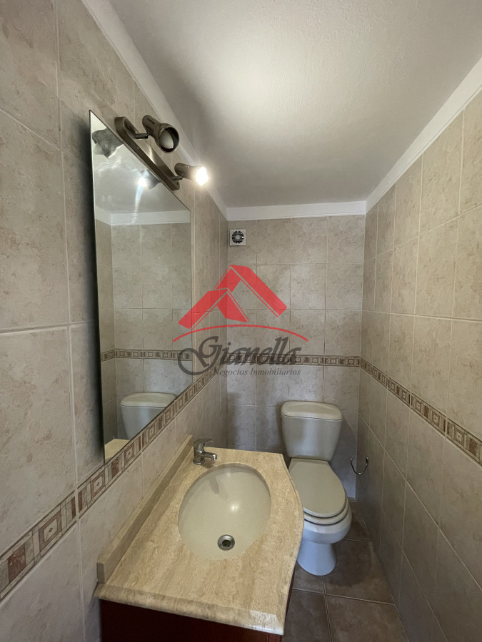 Apartamento ID.1740 - Apartamento de 4 dormitorios en Centro, Maldonado.