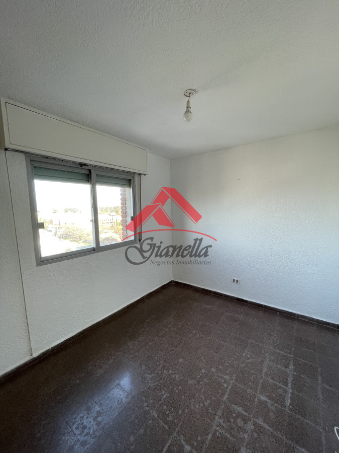 Apartamento ID.1740 - Apartamento de 4 dormitorios en Centro, Maldonado.