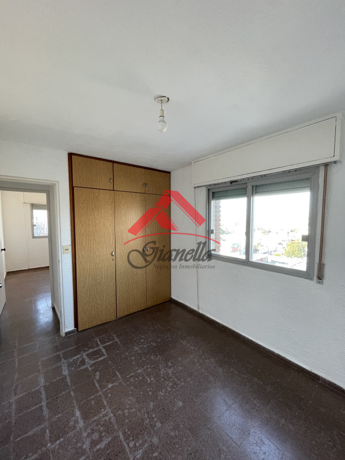 Apartamento ID.1740 - Apartamento de 4 dormitorios en Centro, Maldonado.