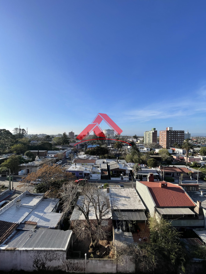 Apartamento ID.1740 - Apartamento de 4 dormitorios en Centro, Maldonado.