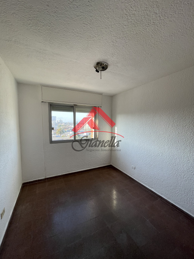 Apartamento ID.1740 - Apartamento de 4 dormitorios en Centro, Maldonado.