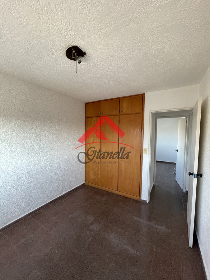 Apartamento ID.1740 - Apartamento de 4 dormitorios en Centro, Maldonado.