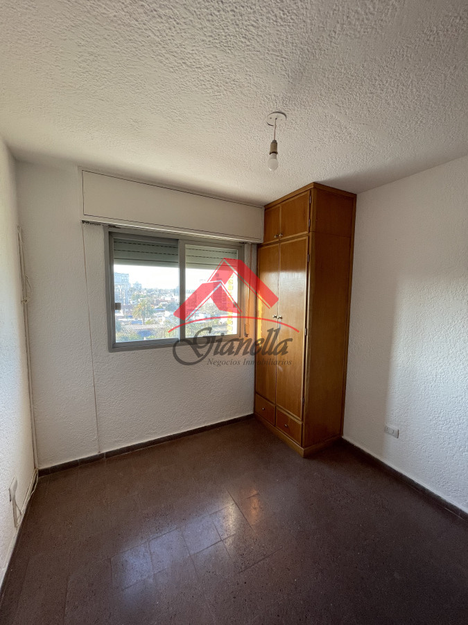 Apartamento ID.1740 - Apartamento de 4 dormitorios en Centro, Maldonado.