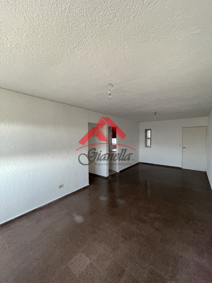 Apartamento ID.1740 - Apartamento de 4 dormitorios en Centro, Maldonado.