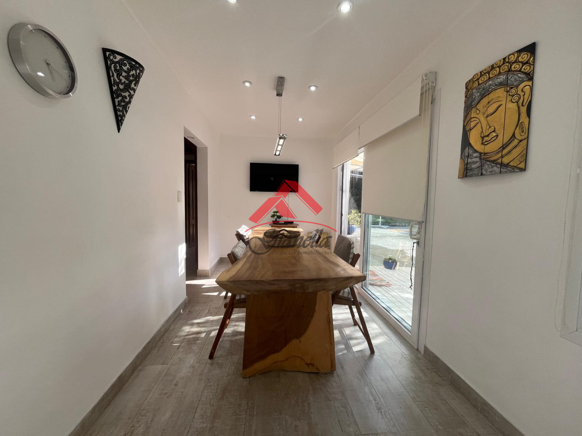 Casa ID.2061 - Hermosa casa en Pinares, con dependencia de servicio