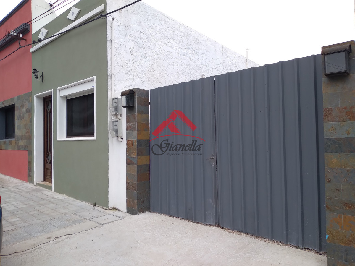 Casa ID.1999 - Casa en venta, San Carlos