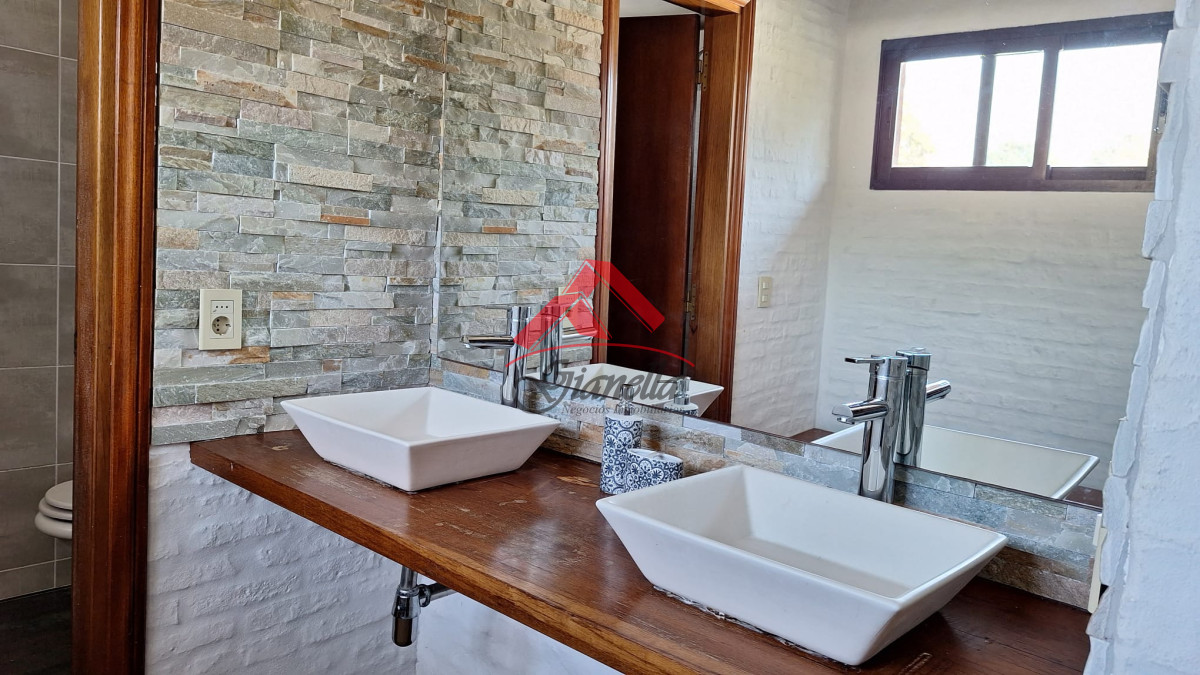 Casa ID.1508 - Casa en Pinares, Punta del Este.