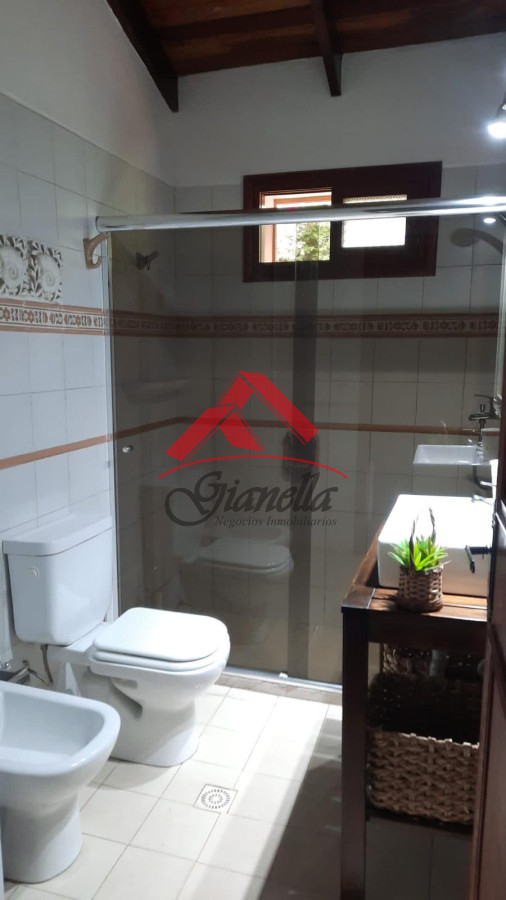 Casa ID.1871 - Casa en Jardines de Córdoba, Punta del Este