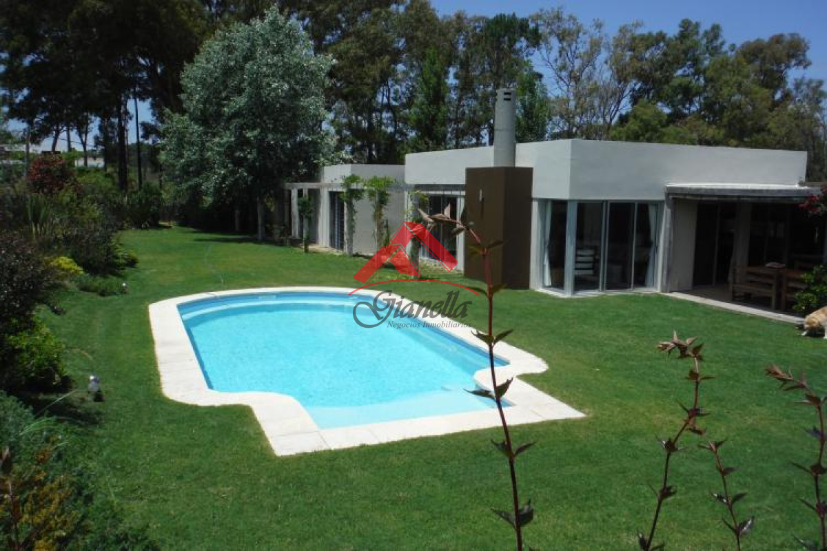 Casa ID.1094 - Montoya, La Barra.