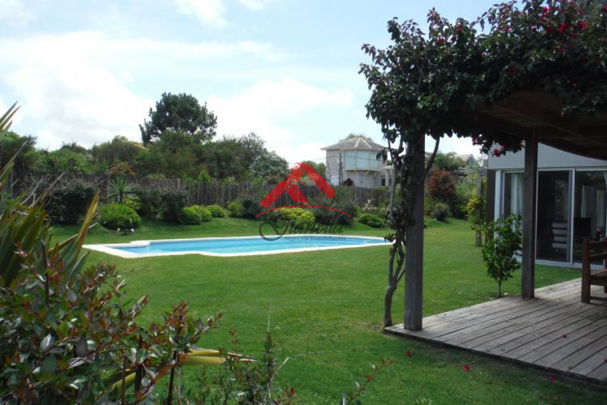 Casa ID.1094 - Montoya, La Barra.