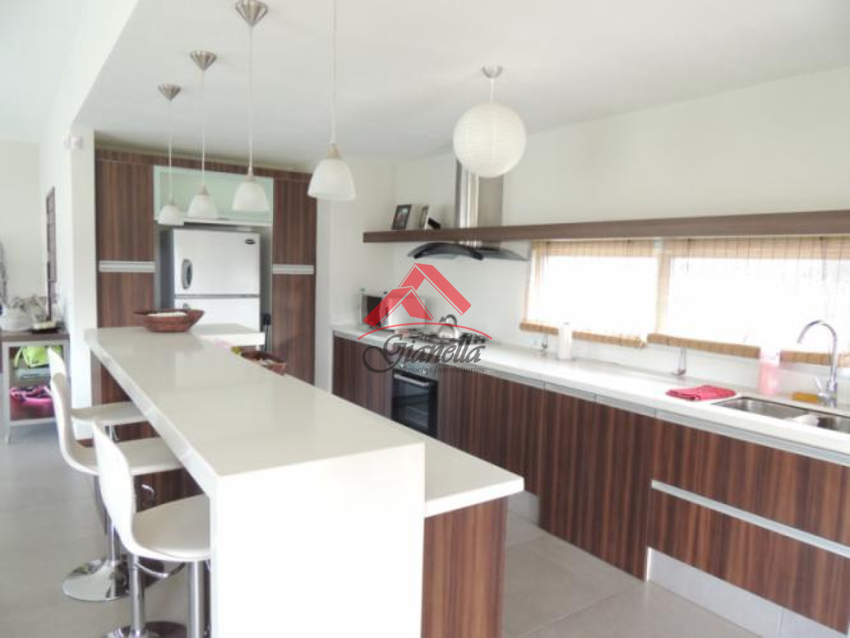 Casa ID.1094 - Montoya, La Barra.