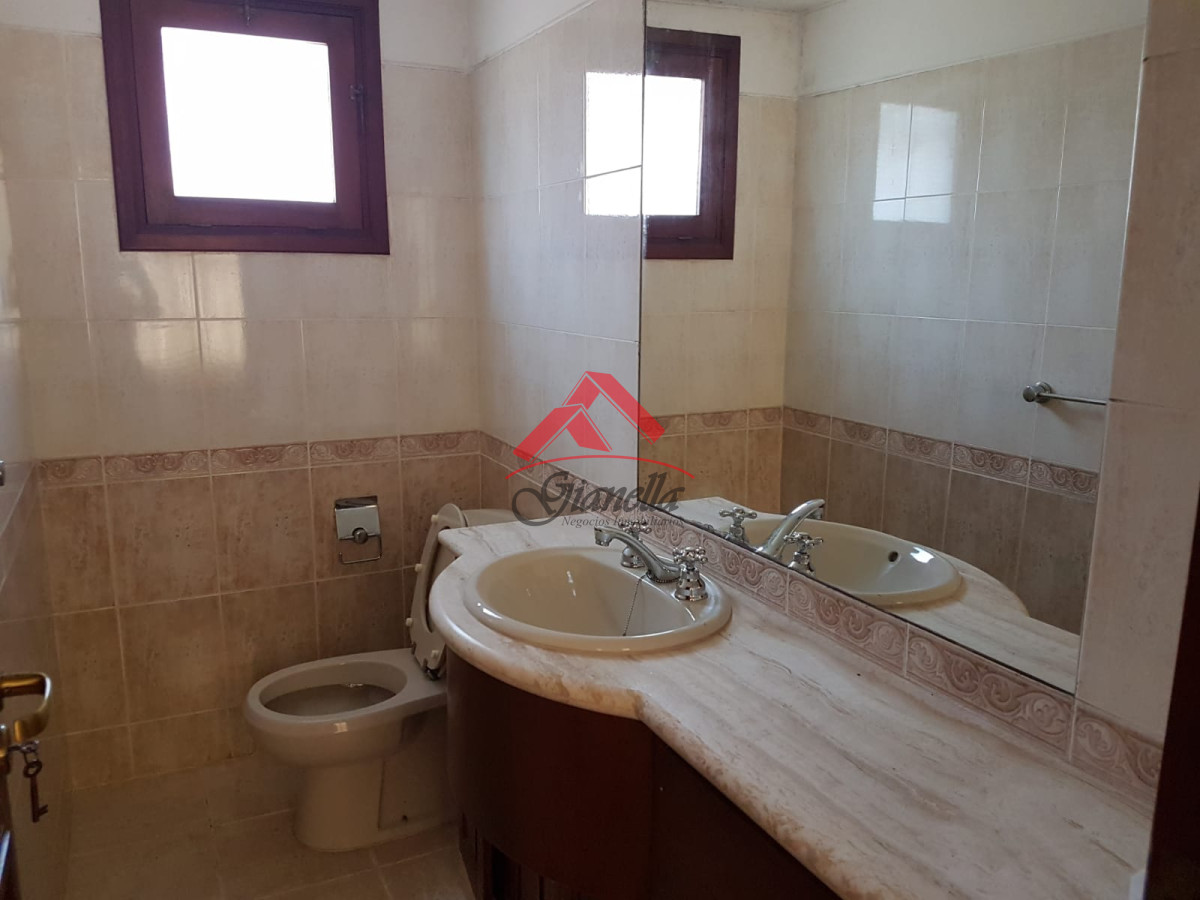 Casa ID.1597 - Casa en Jardines de Córdoba, Punta del Este