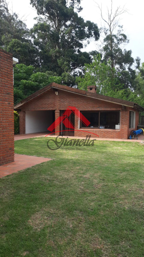 Casa ID.1871 - Casa en Jardines de Córdoba, Punta del Este