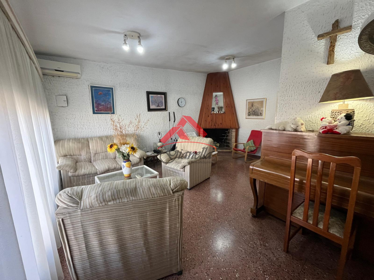 Casa ID.1993 - Casa en venta, San Carlos.