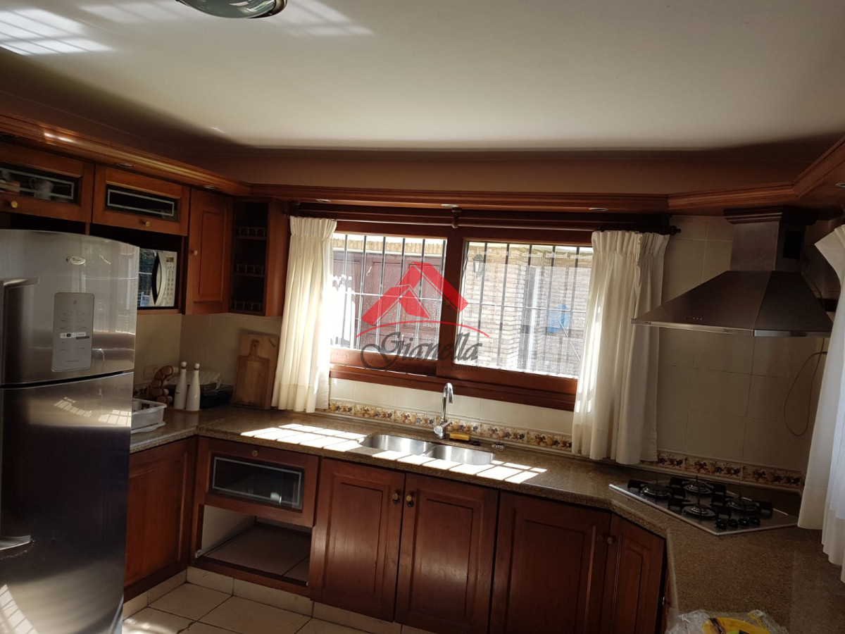 Casa ID.1597 - Casa en Jardines de Córdoba, Punta del Este