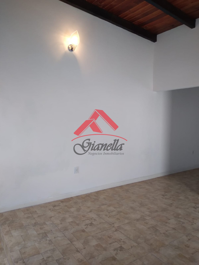 Casa ID.1999 - Casa en venta, San Carlos