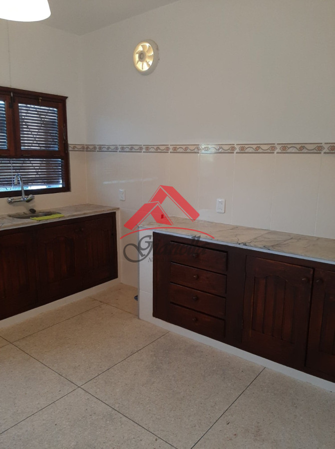 Casa ID.2147 - Impecable casa en venta en San Carlos