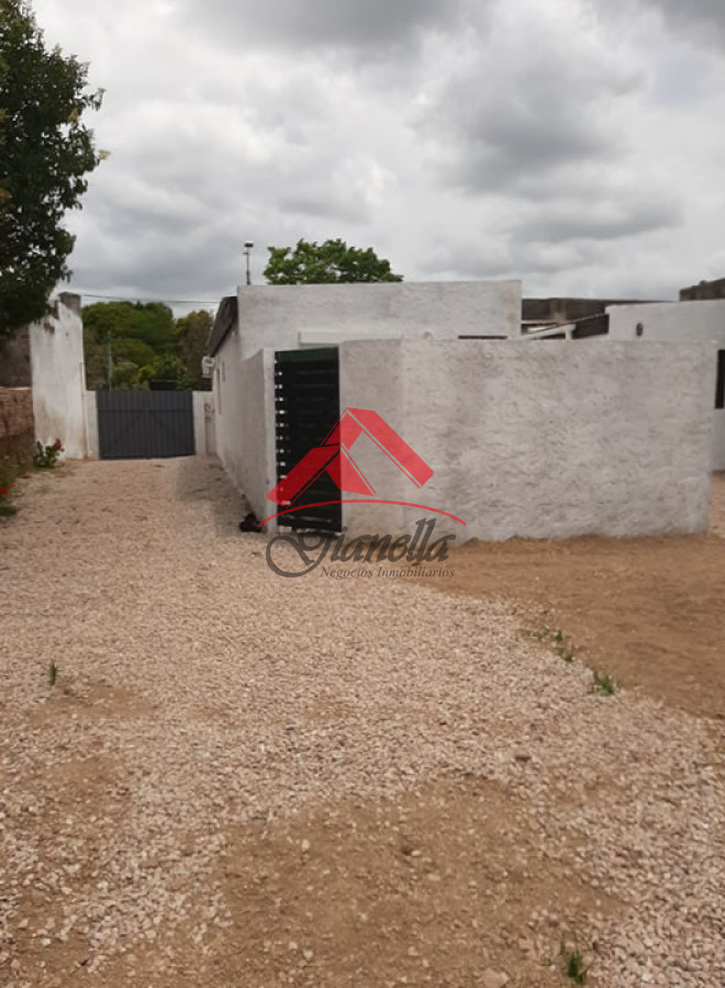 Casa ID.1999 - Casa en venta, San Carlos