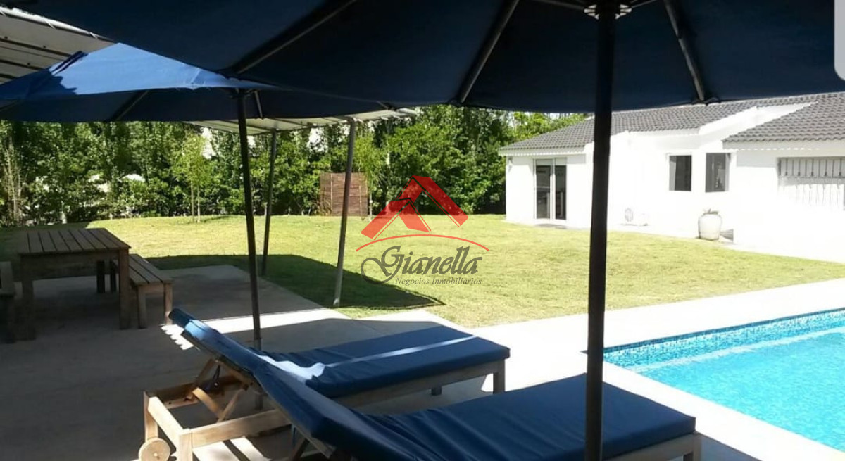 Casa ID.1138 - Jardines de Córdoba, Punta del Este.