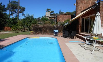 Casa en Cantegril, Punta del Este.