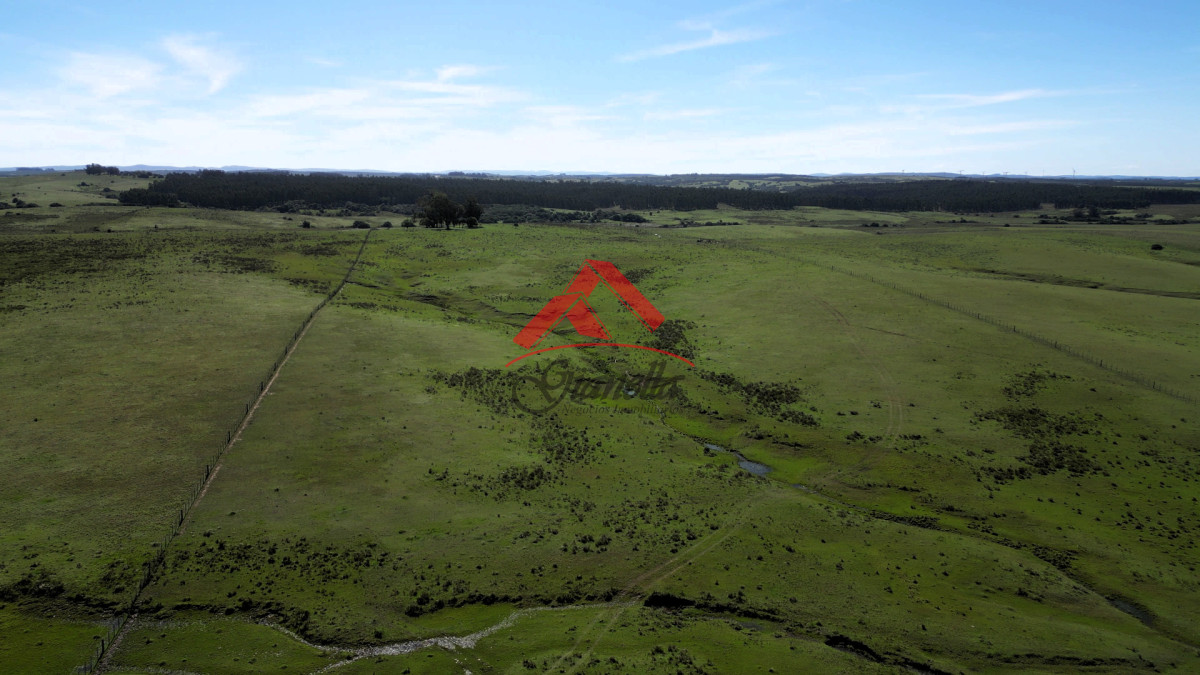 Chacra ID.1988 - Chacra con costa en arroyo, Garzón.