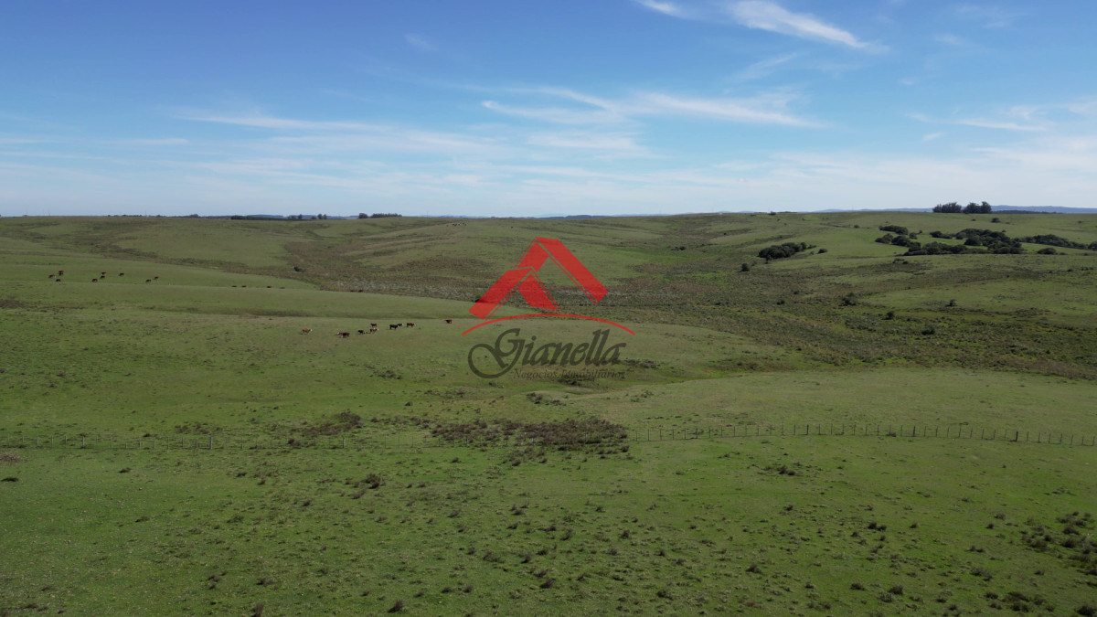 Chacra ID.1988 - Chacra con costa en arroyo, Garzón.