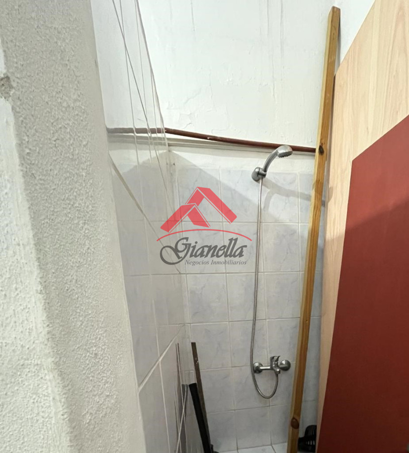 Local Comercial ID.1945 - Local en venta, San Carlos