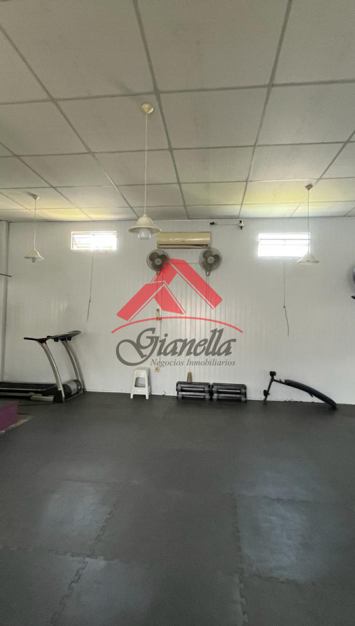 Local Comercial ID.1945 - Local en venta, San Carlos