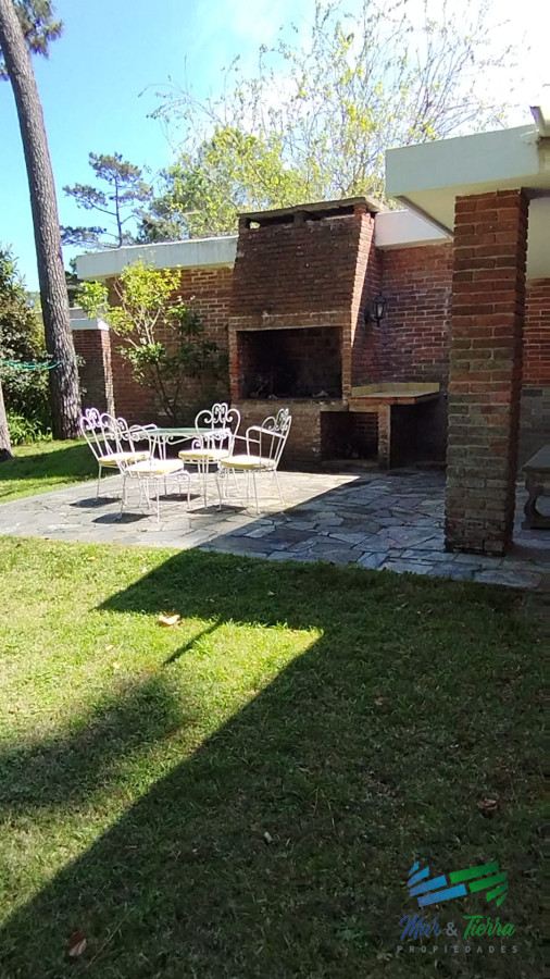 Casa ID.3597 - Alquilo por temporada casa 4 dormitorios en playa mansa, Punta del Este