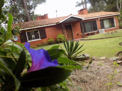 VENTA CASA 3 DORMITORIOS , 2 BAÑOS