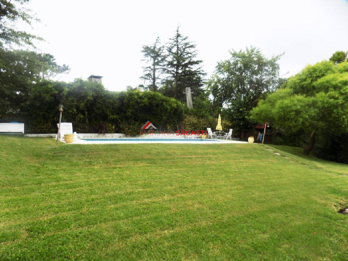 Casa ID.3866 - CHALET CUATRO DORMITORIOS!!