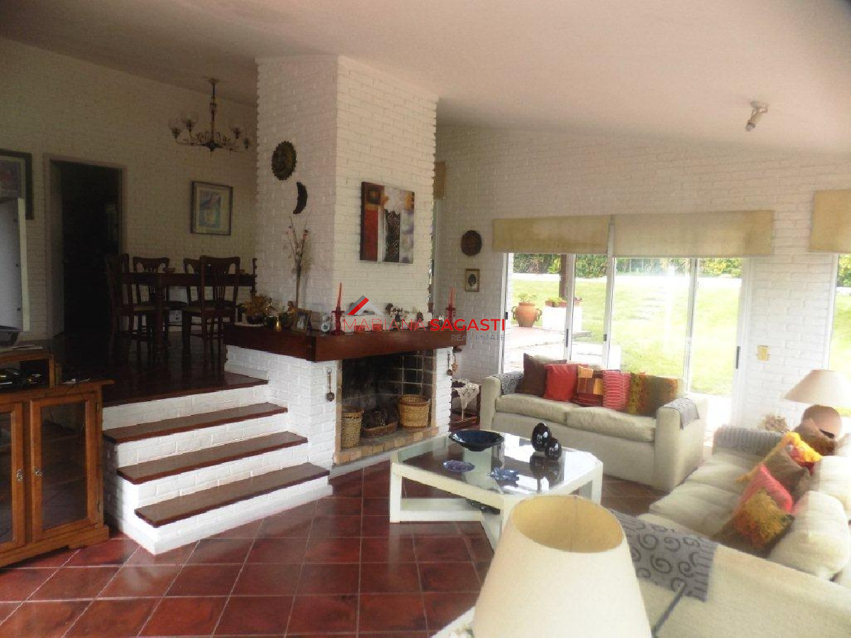 Casa ID.3866 - CHALET CUATRO DORMITORIOS!!