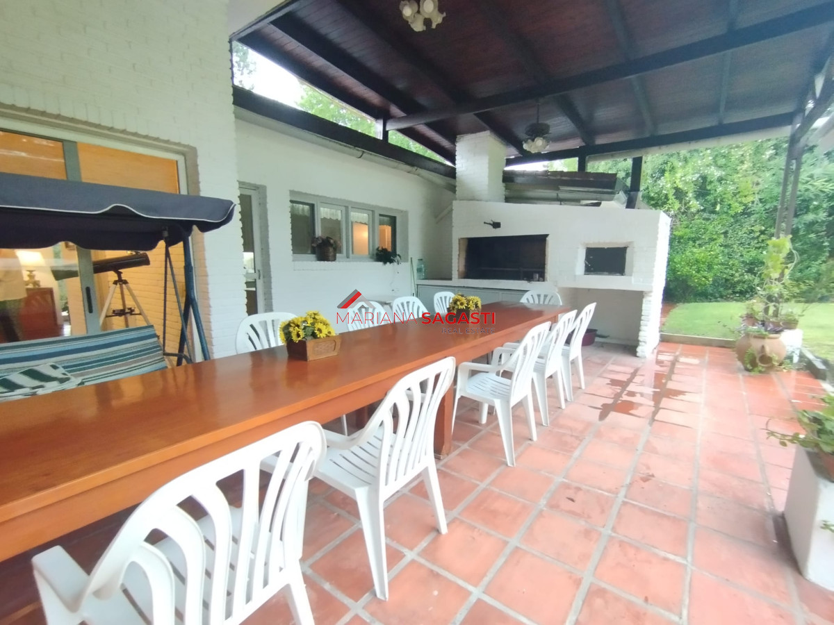Casa ID.3866 - CHALET CUATRO DORMITORIOS!!