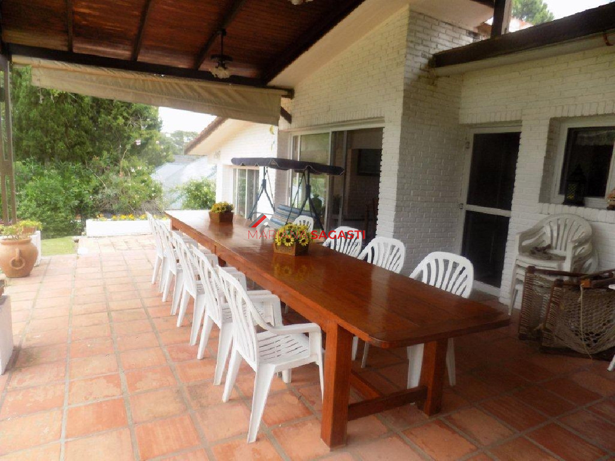 Casa ID.3866 - CHALET CUATRO DORMITORIOS!!