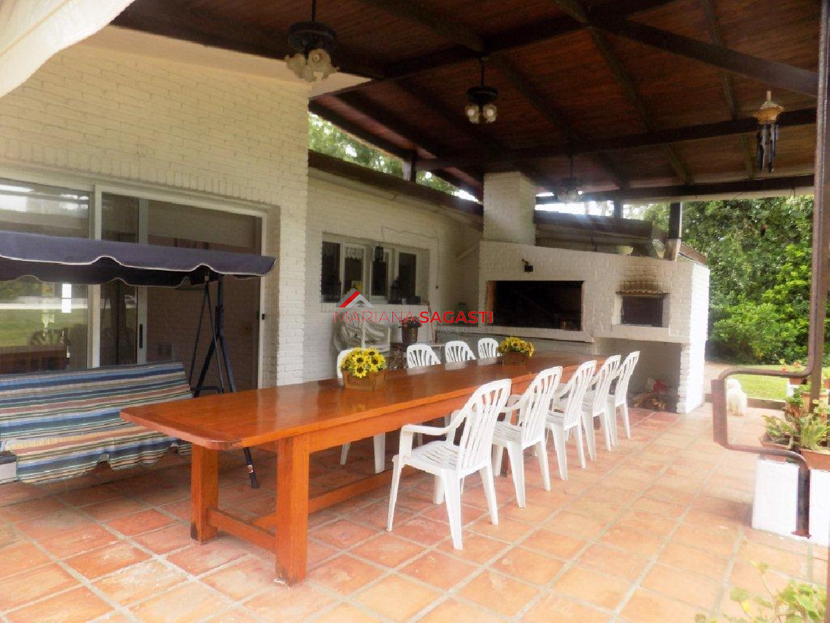 Casa ID.3866 - CHALET CUATRO DORMITORIOS!!