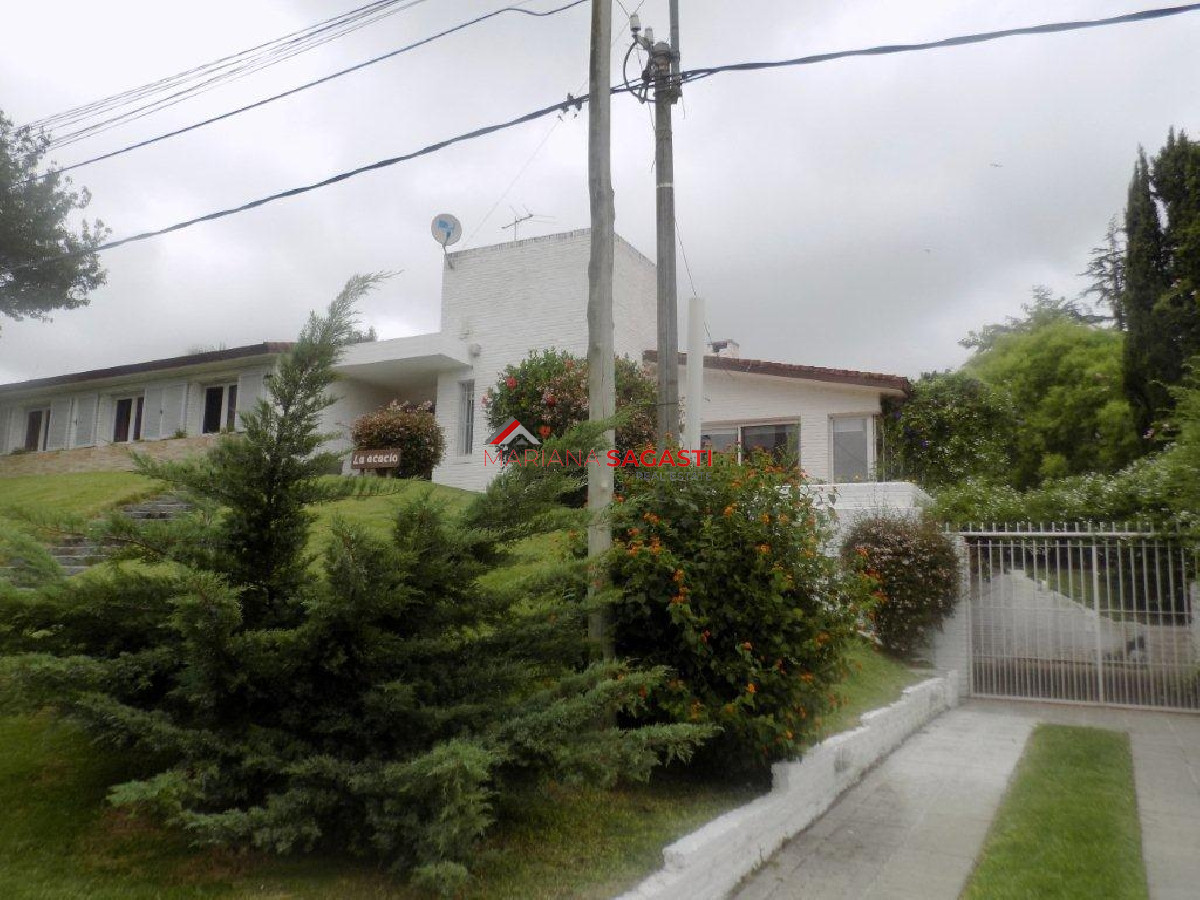 Casa ID.3866 - CHALET CUATRO DORMITORIOS!!
