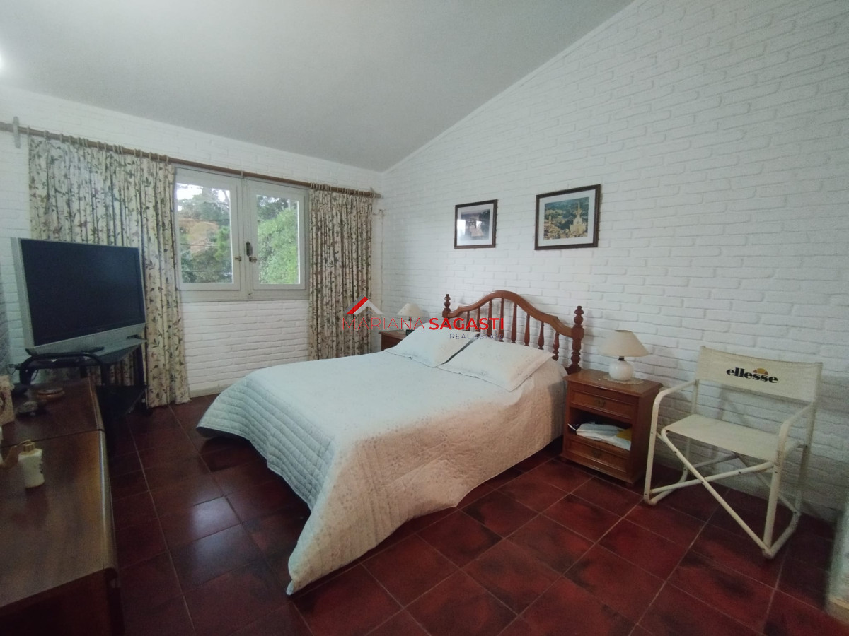 Casa ID.3866 - CHALET CUATRO DORMITORIOS!!