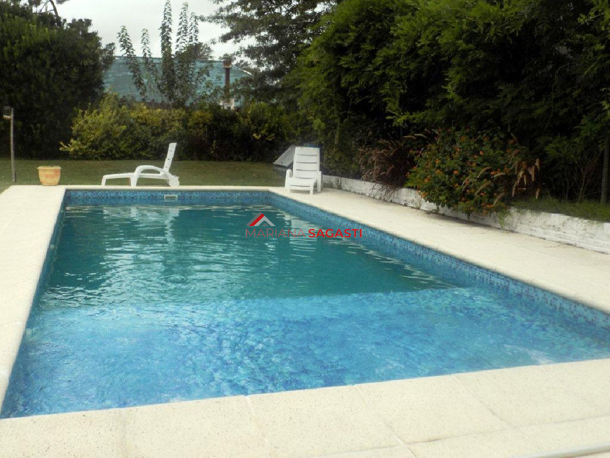 Casa ID.3866 - CHALET CUATRO DORMITORIOS!!
