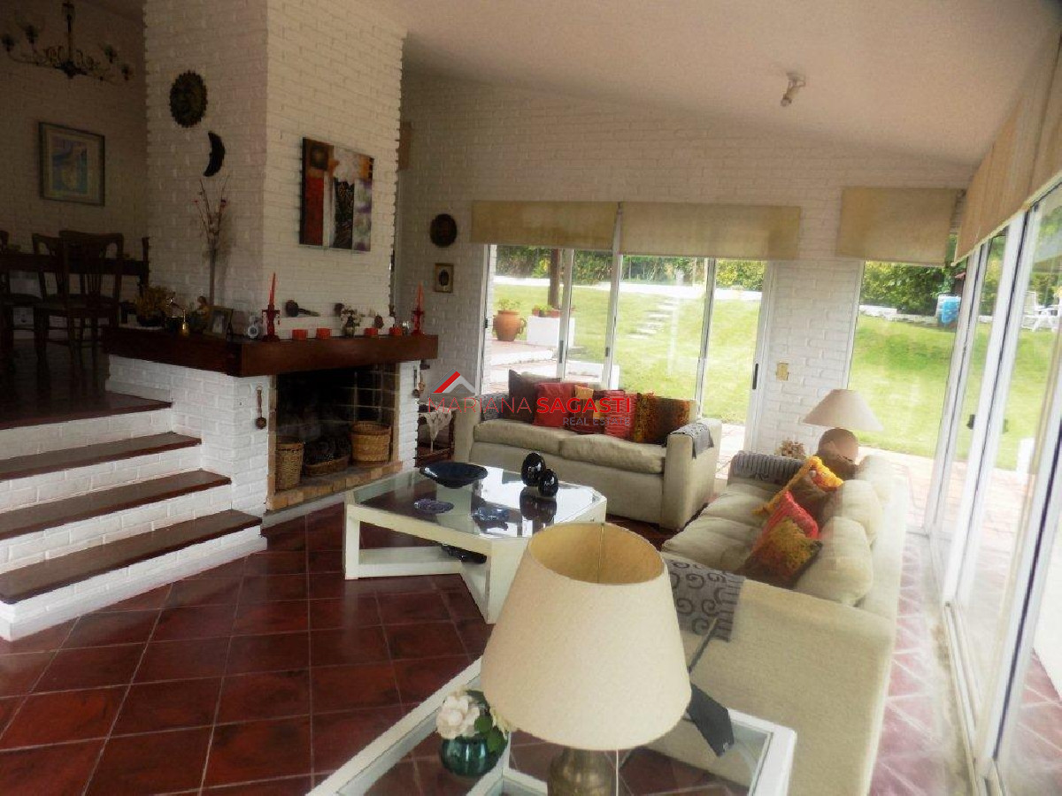 Casa ID.3866 - CHALET CUATRO DORMITORIOS!!